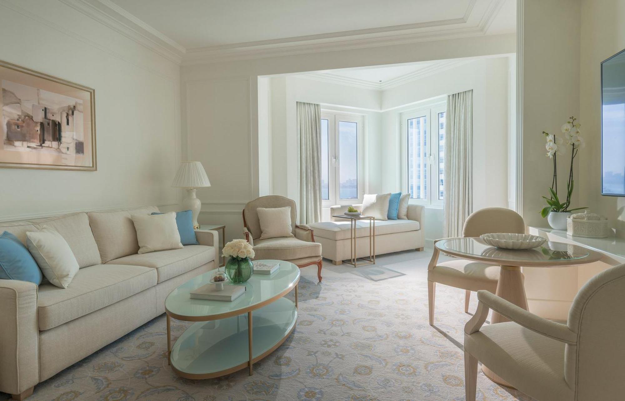Four Seasons Executive King Suite,1213865677:JPEG